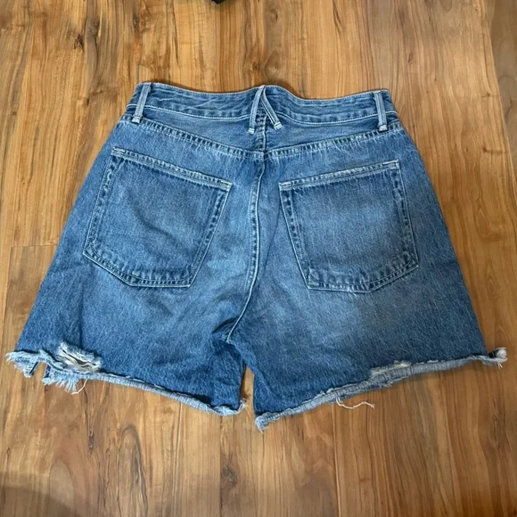 Good American Denim Shorts - Picture 2 of 5